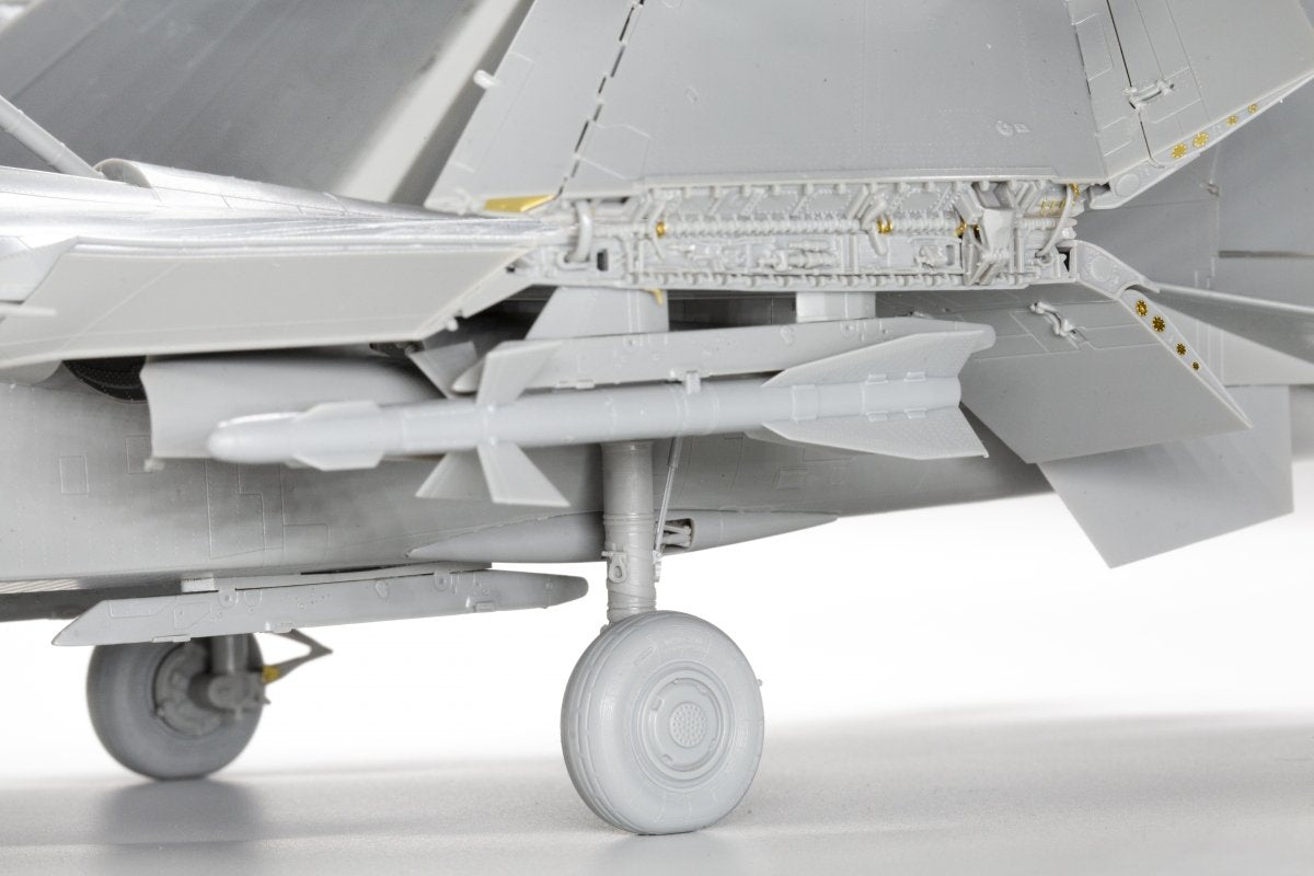 MiniBase 8001 SU-33 Flanker-D 1/48 – zdjęcie 17