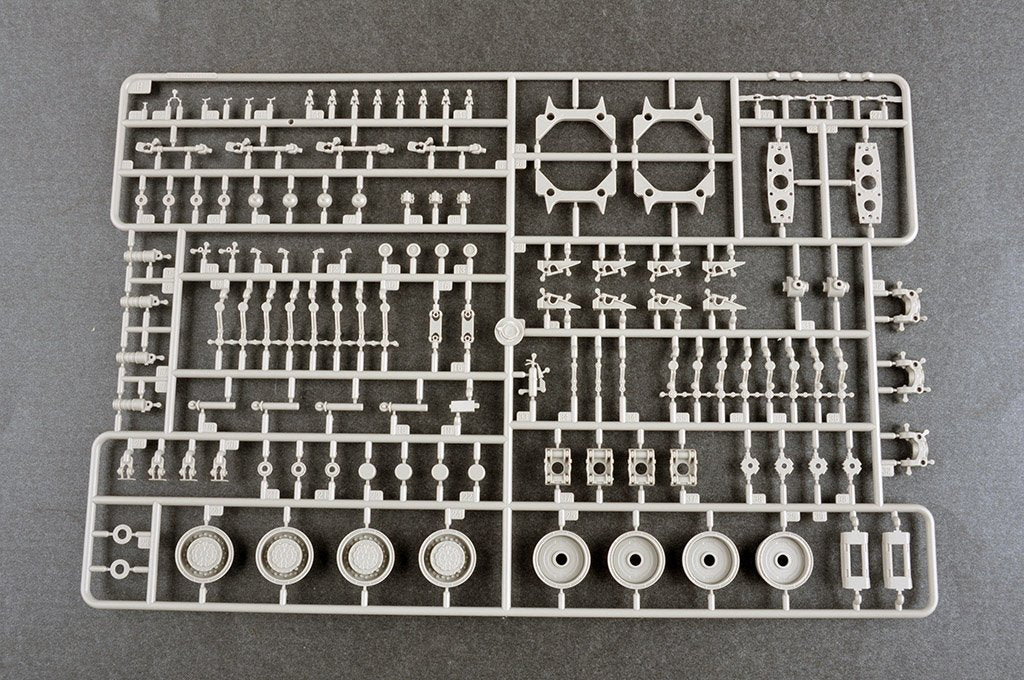 Trumpeter 01082 15U175 TEL of RS-12M1 Topol-M ICBM complex 1/35 – image 22