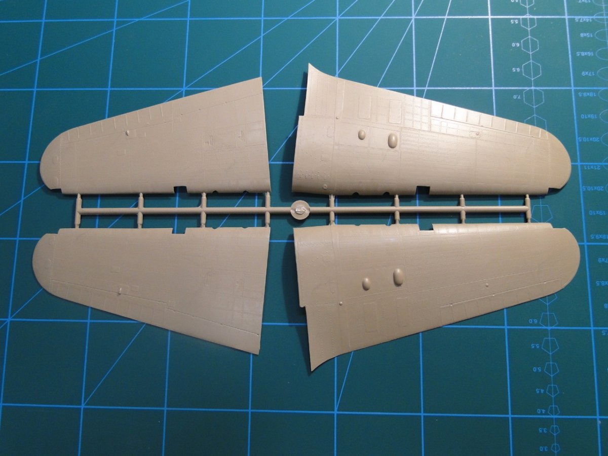 Fly 32013 Hawker Hurricane Mk IIc Trop 1/32 – immagine 6