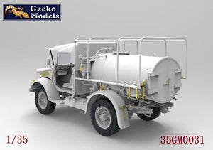 Camion-citerne à eau Gecko Models 35GM0031 Bedford MWC 15-cwt 4x2 200 gallons (cabine ouverte, pare-brise aérodynamique) 1/35 – image 2