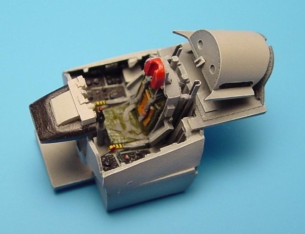 Maquette de cockpit Aires 7068 F-100D SUPER SABER au 1/72 ITALERI
