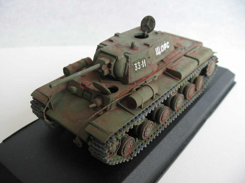 PST 72013 KV-1A Heavy tank 1/72 – imagen 4