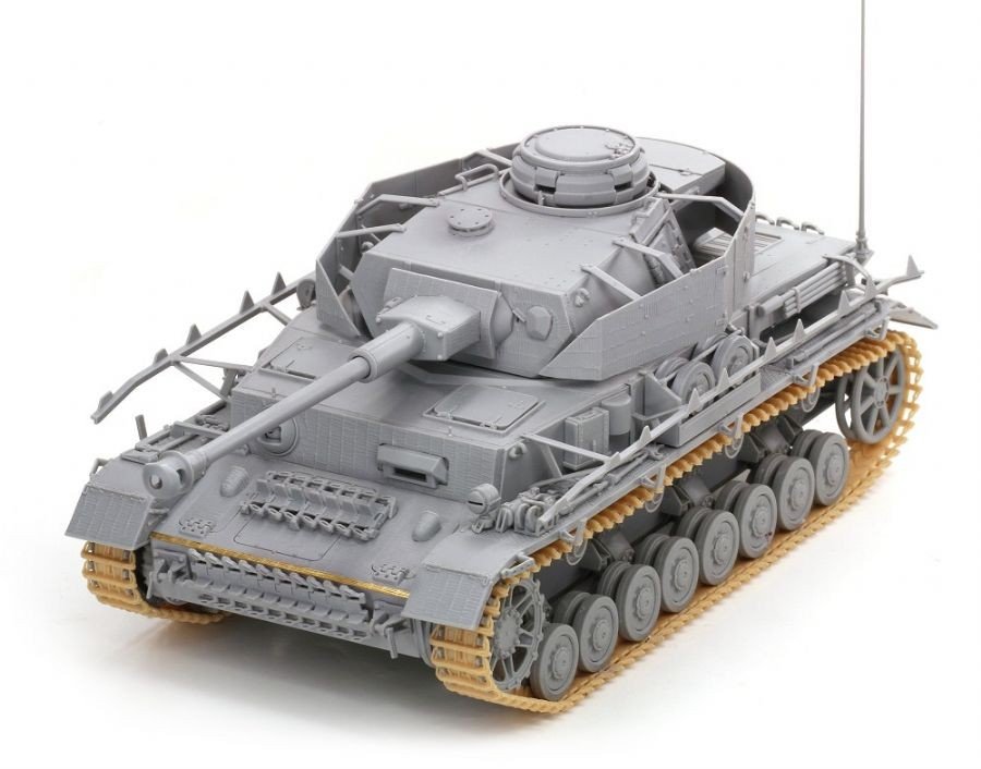 Dragon 6611 Pz.Kpfw.IV Ausf.H with Zimmerit 1/35 – immagine 3