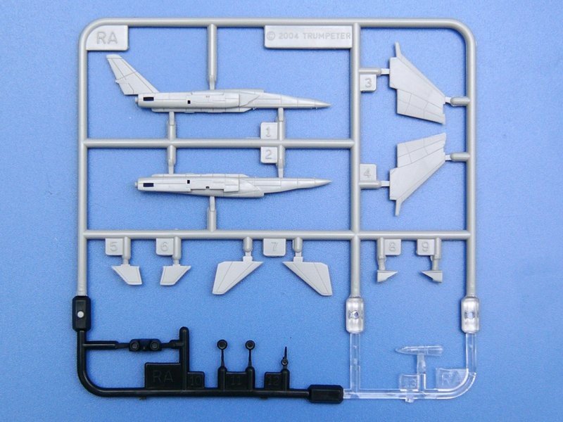 Trumpeter 05605 US CVN-68 Nimitz porte-avions 1975 (1/350) – image 30
