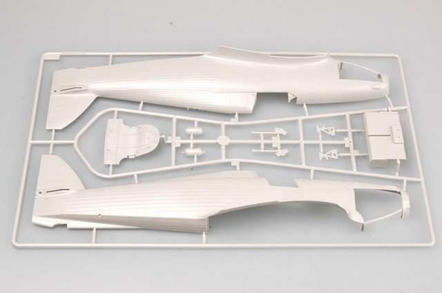 Trumpeter 02414 HURRICANE Mk.I 1/24 – immagine 3
