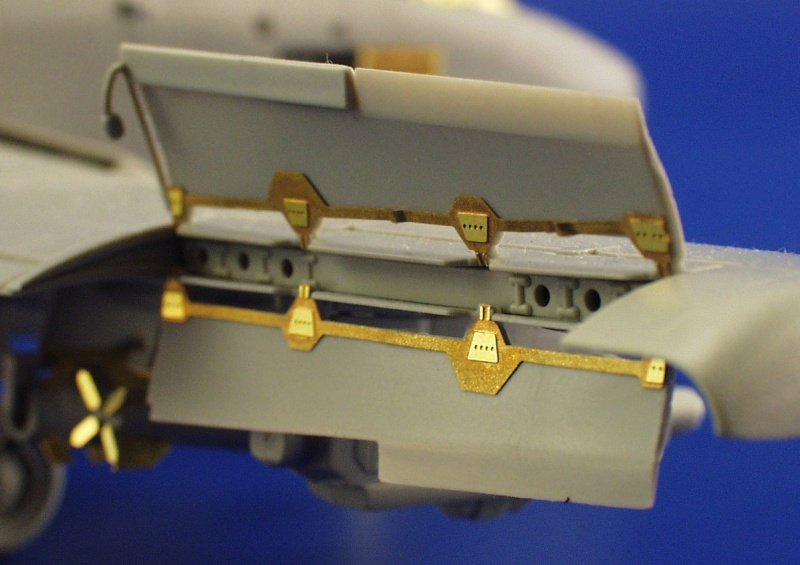 Eduard 73232 A-10 1/72 ITALERI, REVELL – Bild 11