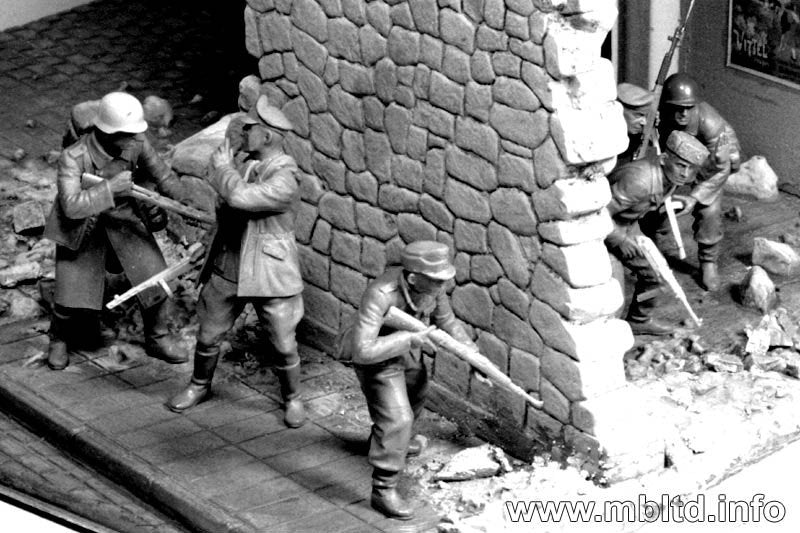 Master Box 3571 Qui est-ce ? Troupes de montagne allemandes et Marines soviétiques (Printemps 1943) Coffret de 6 figurines (1/35) – image 6