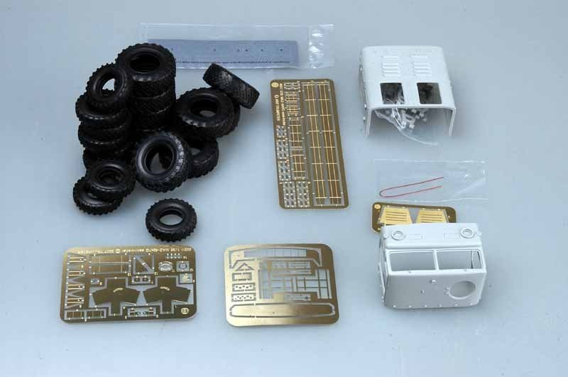 Trumpeter 00212 MAZ-537G Late Production type with MAZ/ChMZAP-5247G semitraii 1/35 – image 9