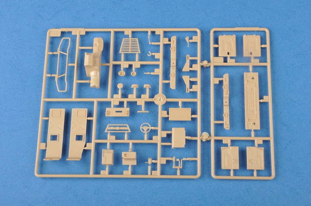 Hobby Boss 82469 Meng Shi 1.5 ton Military Light Utility Vehicle 1/35 – zdjęcie 7