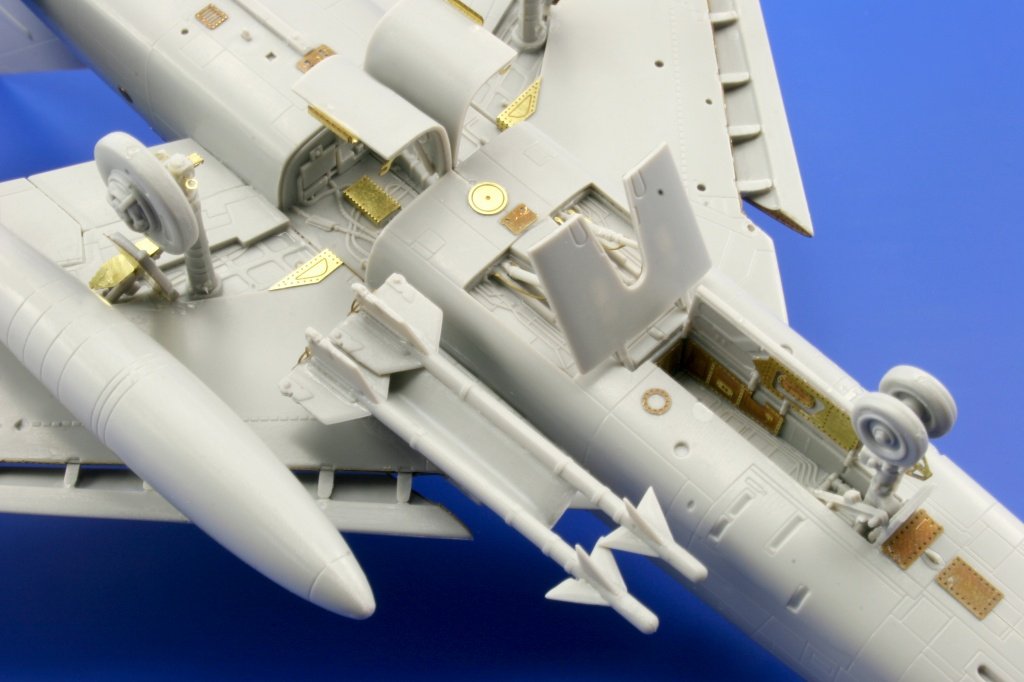 Eduard 73363 F-100C S. A. 1/72 TRUMPETER – imagen 14