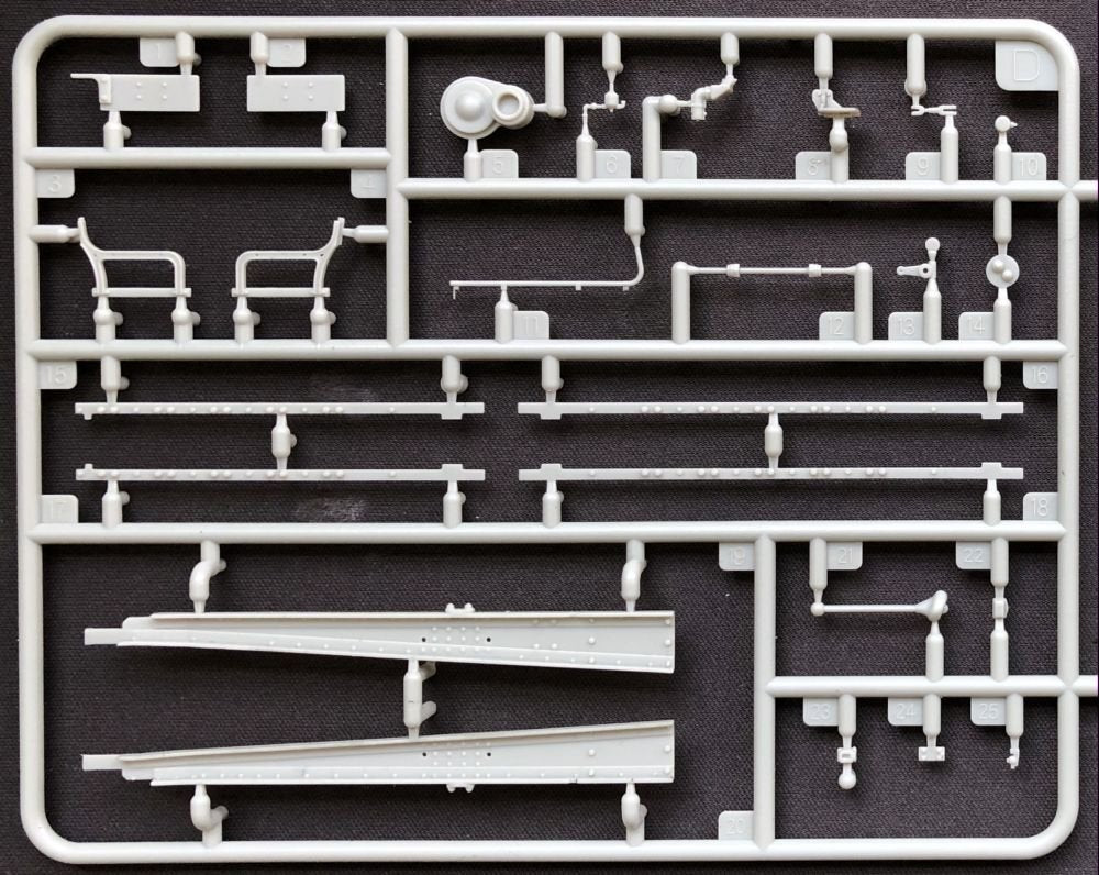 Thunder Model 35400 Russian ChTZ S60 Stalinetz 1/35 – Bild 9