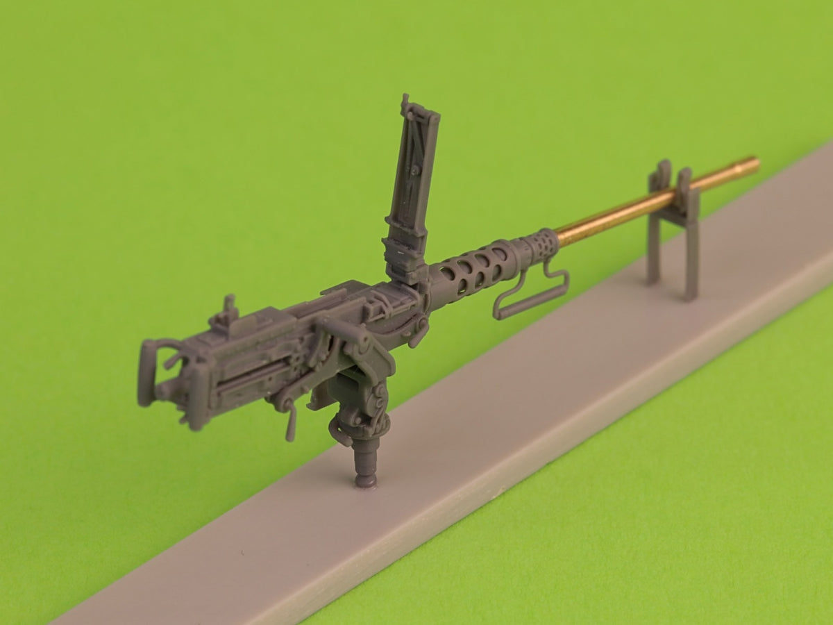 Master GM-35-069 Browning M2HB .50 cal (12,7mm) - karabin maszynowy z mocowaniem czołgowym - wczesny okres II w.św. (kołyska D69820 z małą skrzynką amunicyjną D68375) 1/35 – immagine 5