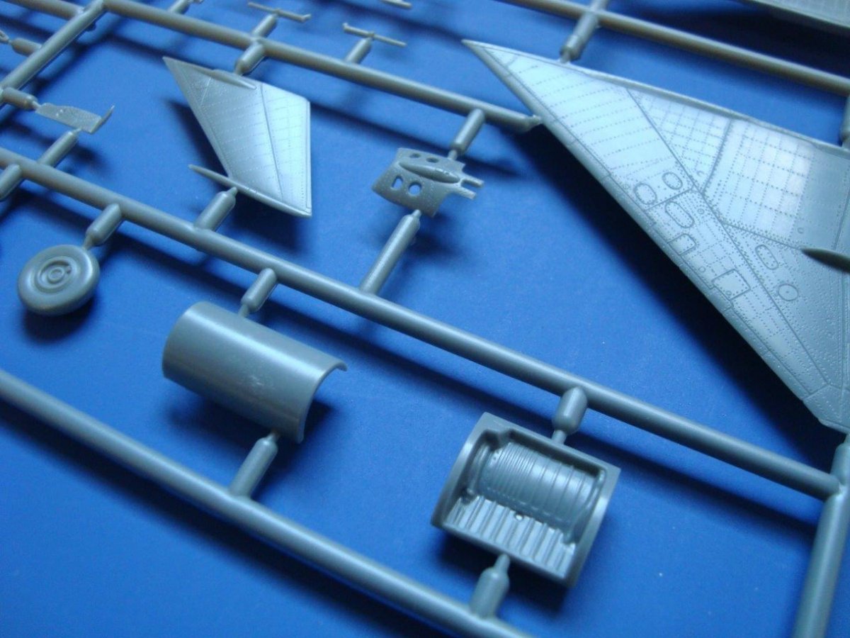 Kozavody Prostejov KPM0100 MiG-21 BIS Fishbed Partie I. (1/72) – image 5