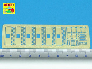 Aber 35A103 Armored personnel carriers side stowage bins doors for Sd. Kfz. 251, Ausf.D and Sd. Kfz. 250 Noe 1/35 – immagine 2