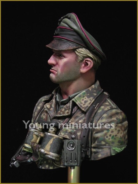 Young Miniatures YM1831 German Waffen SS Officer 1944 1/10 – immagine 4