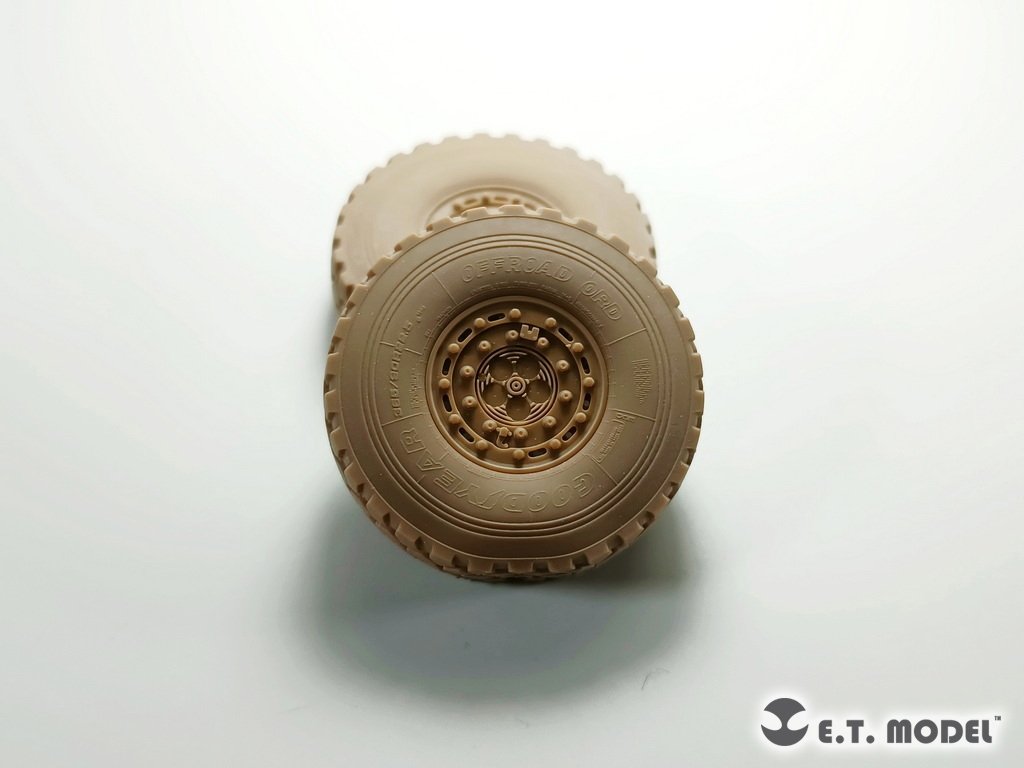 E.T. Model P35-131 KAMAZ-43509 Truck Sagged wheels &amp;amp; Spare Wheels for Zvezda kit 1/35 – immagine 7