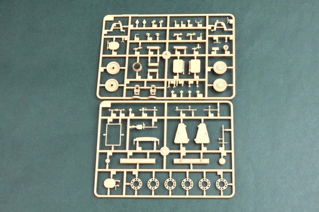 Hobby Boss 82485 PLA PTL02 Wheeled Tank Destroyer 1/35 – immagine 6