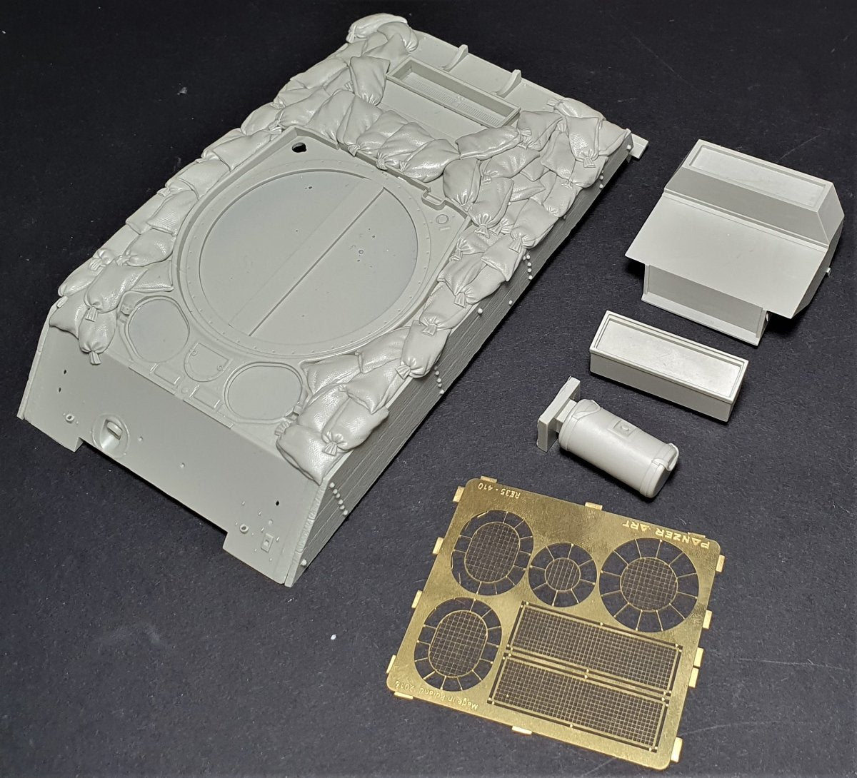 Panzer Art RE35-700 Iwo-Jima M4A3 “Sherman” conversion set 1/35 – immagine 2