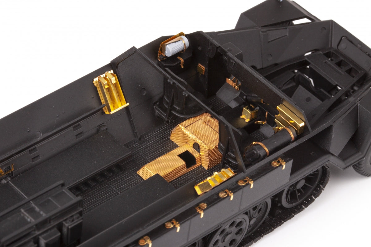 Edouard 36518 Sd. Kfz. 251/18 Ausf. Un ICM 1/35 – image 4
