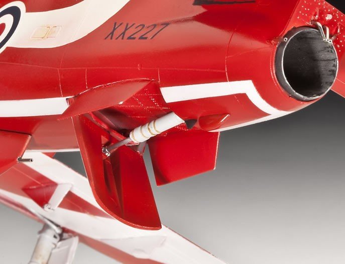 Revell 04284 BAe Hawk Red Arrows 1/32 – imagen 4
