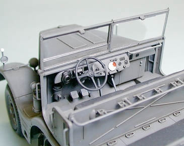 Tamiya 35239 German 18-Ton Heavy Half-Track FAMO 1/35 – immagine 8