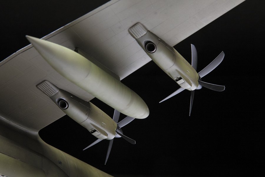 Zvezda 7324 Avion de transport militaire américain C-130J-30 1/72 – image 6
