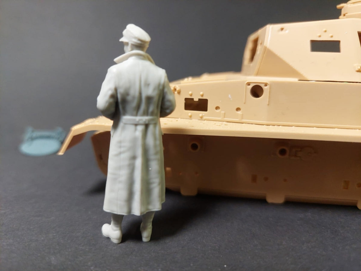 Panzer Art FI35-251 DAK Pz.lll/IV tank officer 1/35 – zdjęcie 3