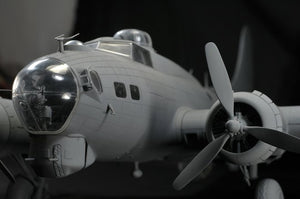 HK Models 01E04 B-17 Flying Fortress F and G 1/32 – immagine 14
