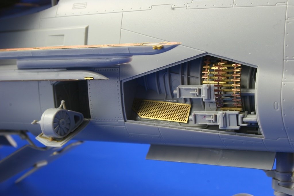 Eduard 32233 F-8E/J weapon TRUMPETER 1/32 – immagine 2