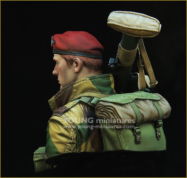 Young Miniatures YM1871 British Airborne WWII with PIAT 1/10 – immagine 2