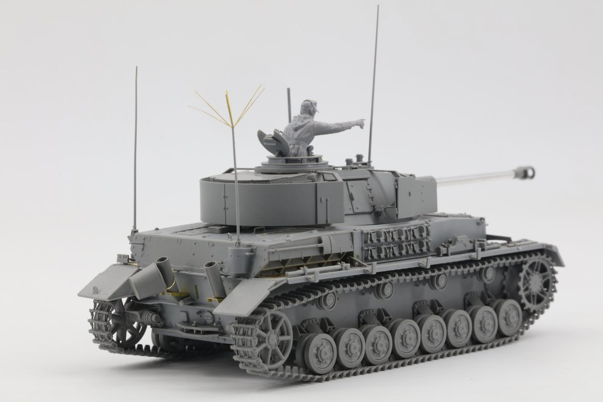 Border Model BT-006 Pz.Beob.Wg. IV Ausf. J w/Commander&amp;amp;Infantry 1/35 – immagine 4