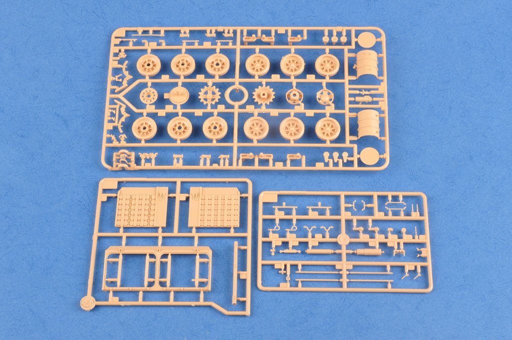 Hobby Boss 83835 GCT 155mm AU-F1 SPH Based on T-72 1/35 – zdjęcie 5