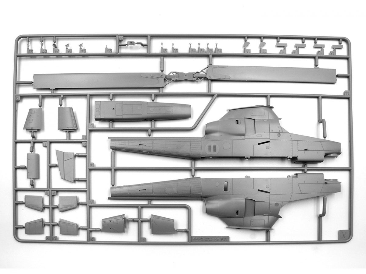 ICM 48298 AH-1G Cobra and M8A1 US Landing Mat 1/48 – immagine 4