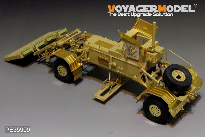 Voyager Model PE35909 Modern US Husky Mk.III Vehicle Mounted Mine Detector for PANDA 1/35 – Bild 4