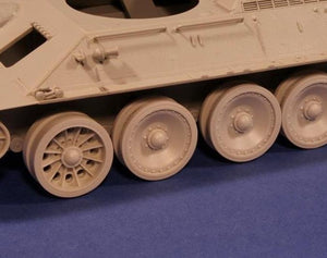 Panzer Art RE35-169 T-34 with captured “Panther” road wheels (183 and 174 Zavod) 1/35 – immagine 2