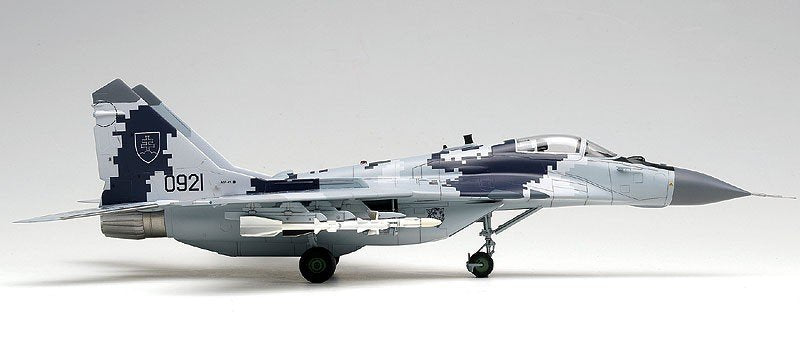 Academy 12227 Mig-29 AS Slovak Air Force 1/48 – immagine 2