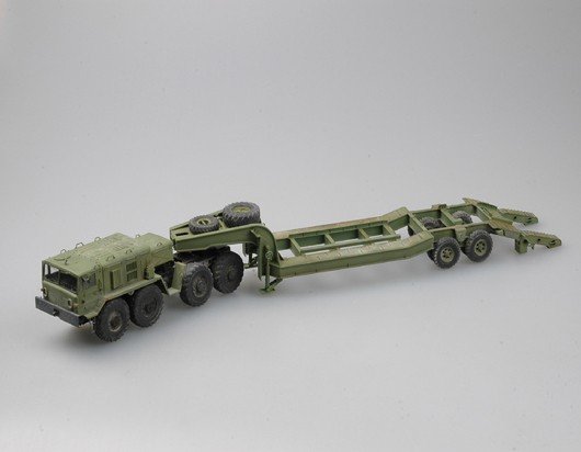 Trumpeter 00212 MAZ-537G Late Production type with MAZ/ChMZAP-5247G semitraii 1/35 – image 4