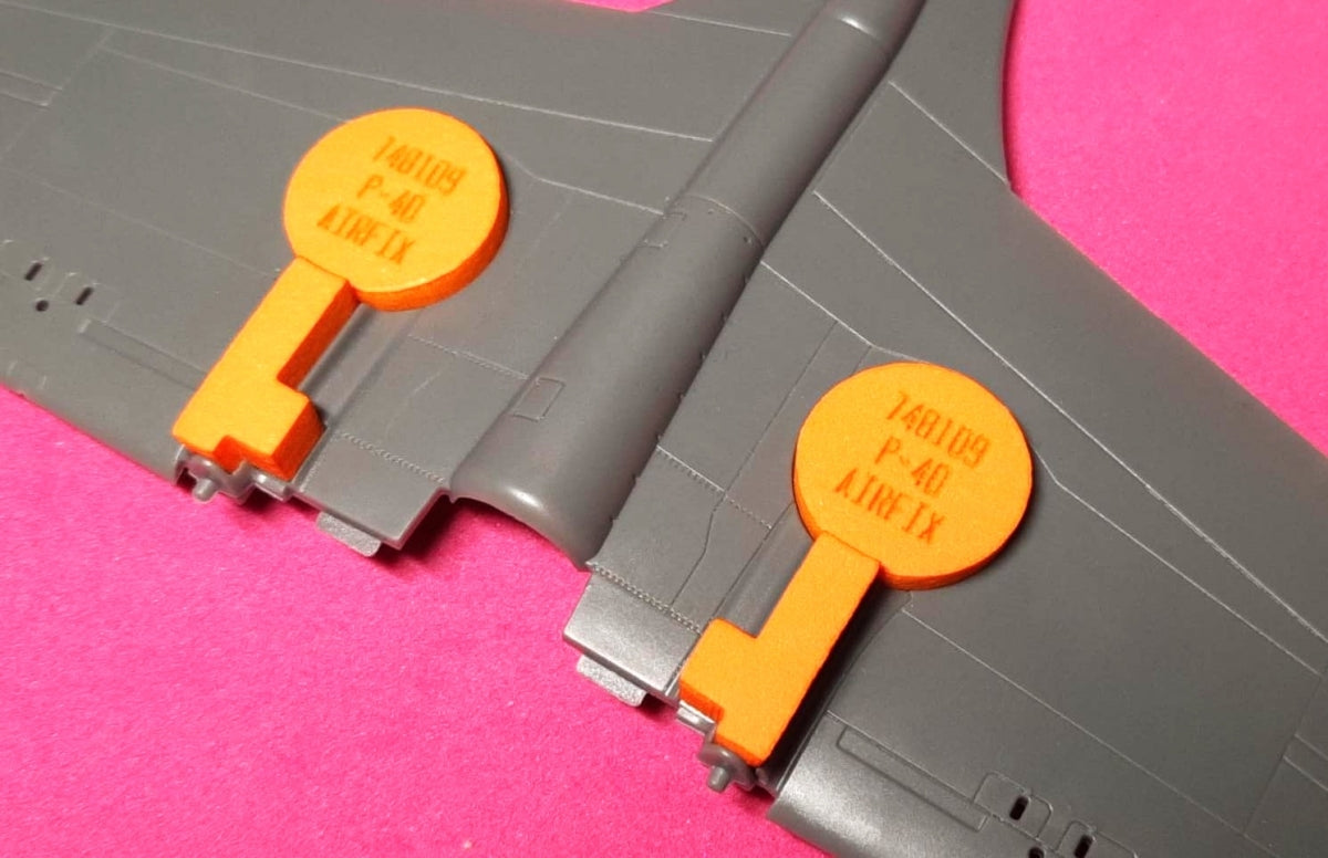 Omask 748109 P-40 Warhawk / Tomahawk wheel bay plugs (for Airfix) 1/48 – imagen 2