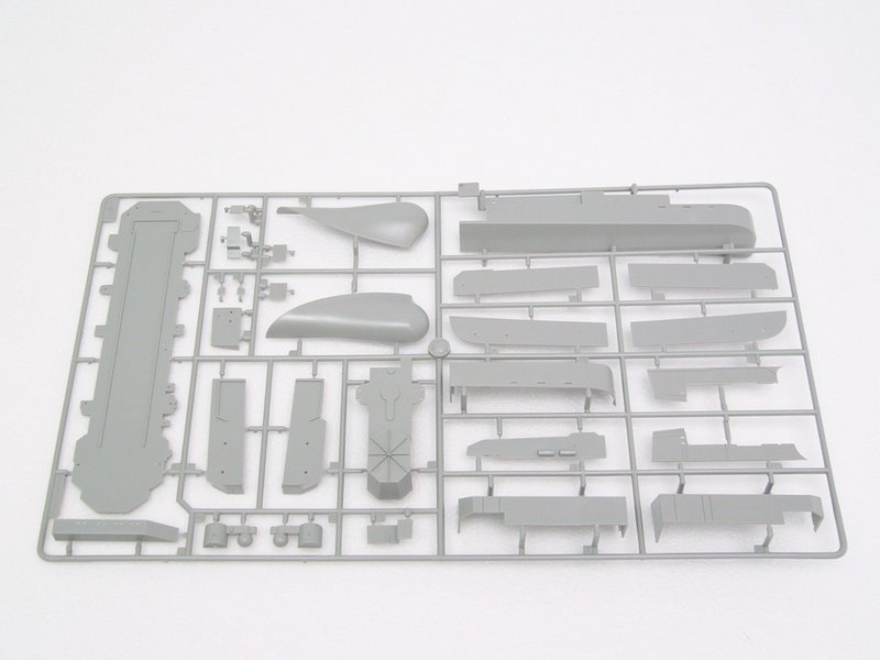 Trumpeter 05606 USSR Admiral Kuznetsov aircraft carrier 1/350 – immagine 23