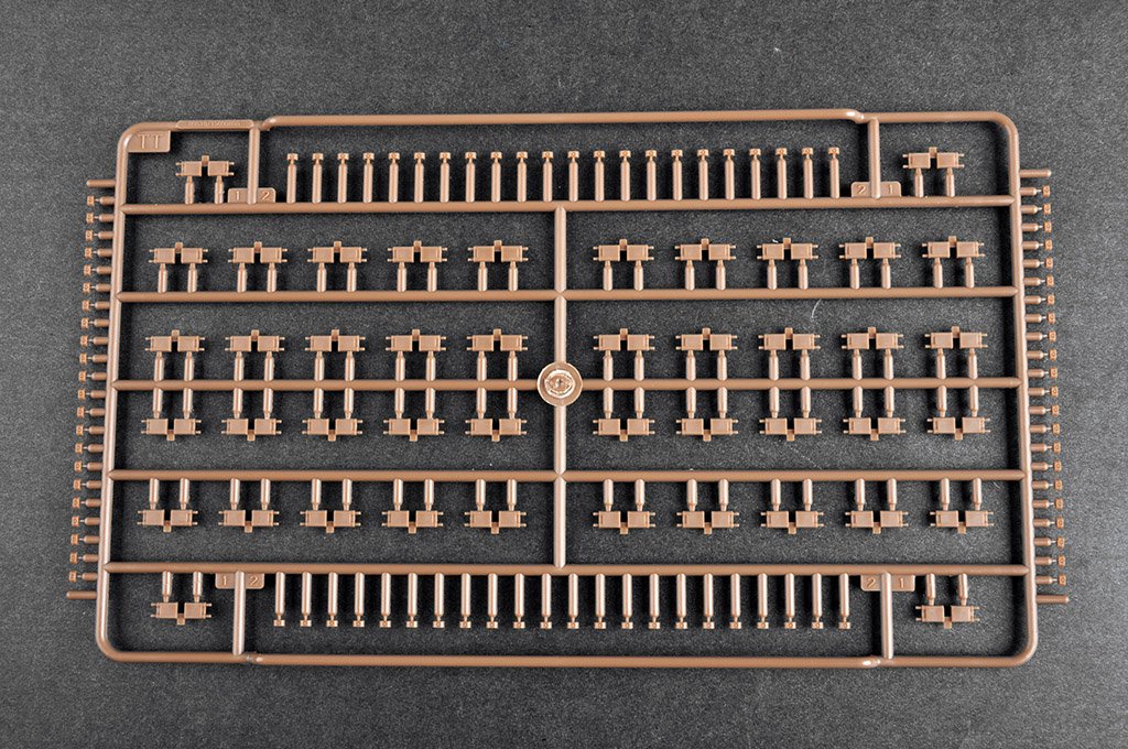 Trumpeter 09610 Char russe T-72B3 avec blindage réactif explosif (ERA) à étui souple 4S24 et blindage à grille, échelle 1/35 – image 18