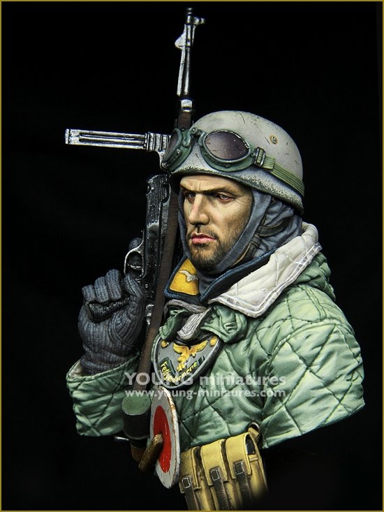 Young Miniatures YM1874 German Fallschirmjäger Eastfront 1943 1/10 – immagine 2