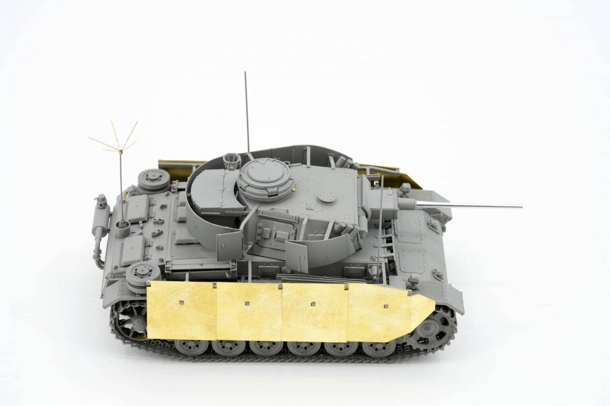 Border Model BT-048 Pz.Bef.Wg.III Ausf.K 2in1 w/Schürzen 1/35 – imagen 4