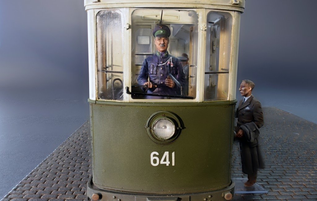Miniart 38009 European Tramcar - Straßenbahn-Triebwagen 641 w/crew &amp;amp; passengers 1/35 – image 6