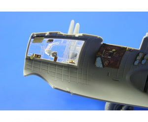 Intérieur avant du B-17G Eduard 73382, échelle 1/72, Revell – image 8
