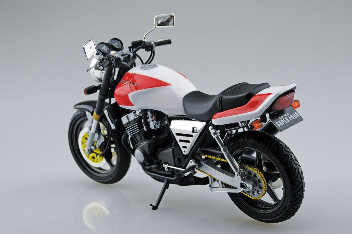Aoshima 05514 HONDA CB400SF avec pièces personnalisées 1/12 – image 3