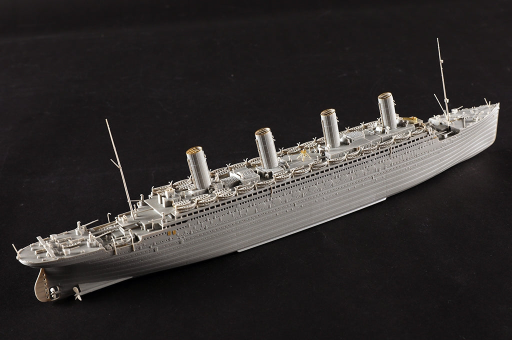 Hobby Boss 83421 Olympic 1/700 – zdjęcie 12