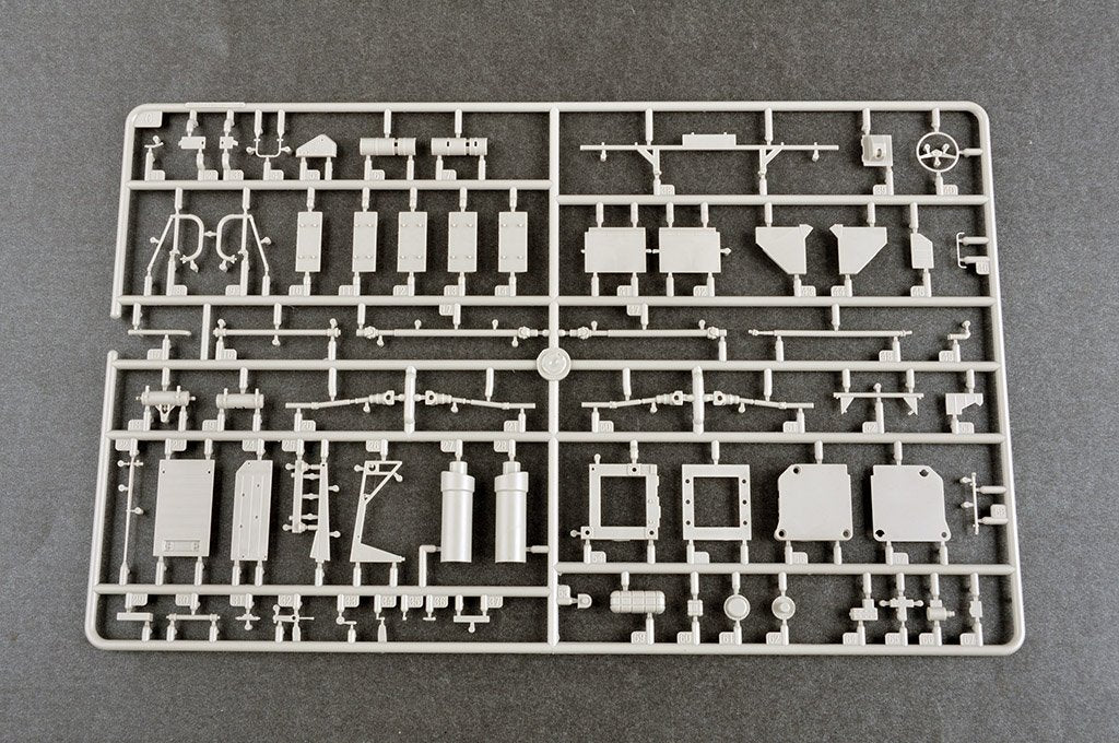Trumpeter 01082 15U175 TEL of RS-12M1 Topol-M ICBM complex 1/35 – image 12