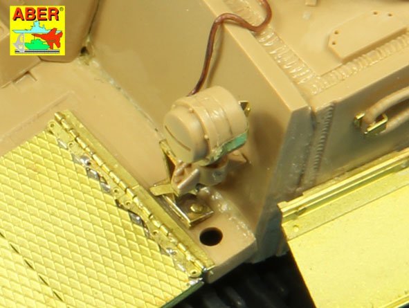Aber 35259 Sd.Kfz.18 Pz.Kpfw.VI Ausf.E Tiger I (s.PzAbt. 501 in Tunisia) 1/35 – zdjęcie 13