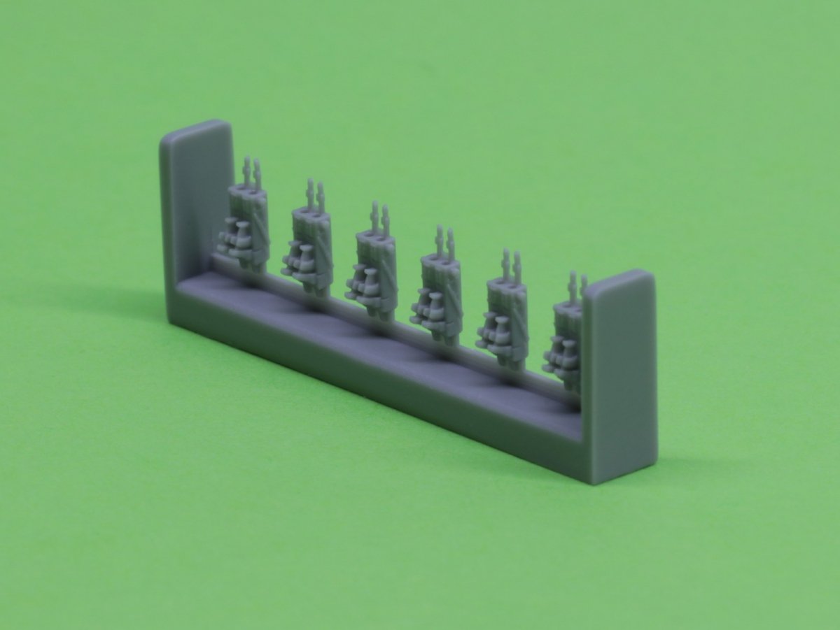 Master SM-350-091 USN 40 mm/56 Bofors twin mount ver.1 / with Mk-51 director - (resin, PE and turned parts) - (6pcs) 1/350 – zdjęcie 8