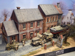 RT-Diorama 35210 Town House (Modular System) 1/35 – imagen 3